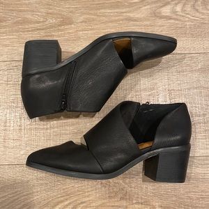Corsi Como Kammi Booties size 8